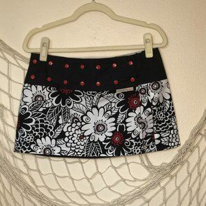 SWEET SPOT Skirts Reversible Athletic Skirt Rocking Red size: Super fits 10-18